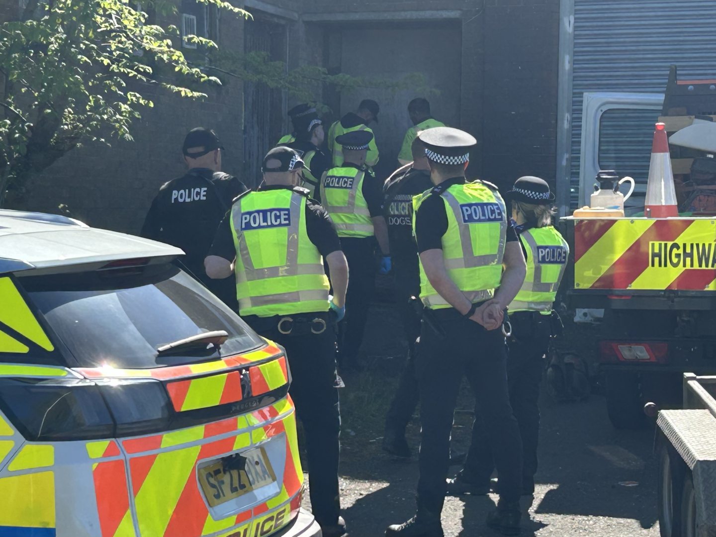 Police entering the factory at Gateside Industrial Estate in Cowdenbeath.