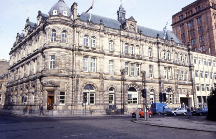 Old Dundee post office building in 1987.