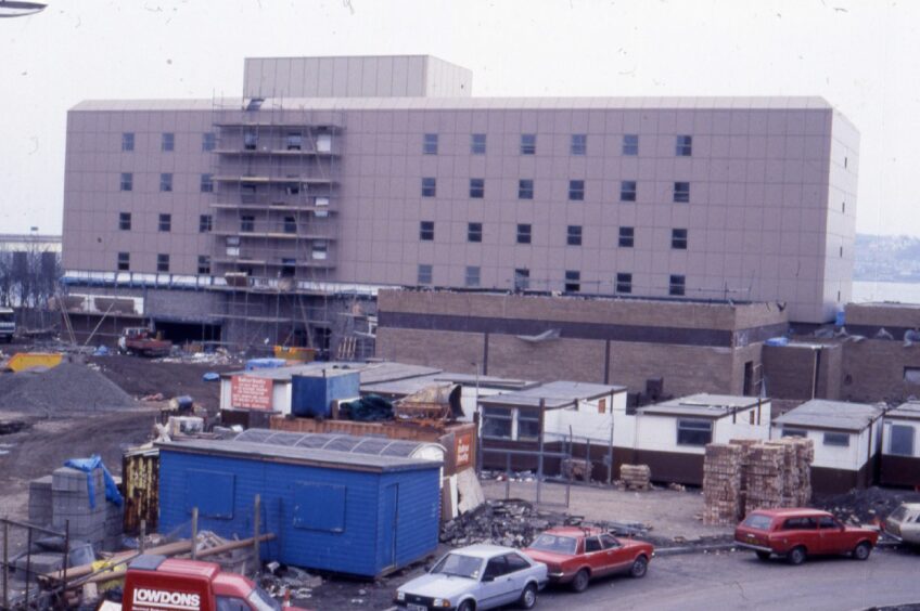 Stakis Earl Grey Hotel being built in 1987.