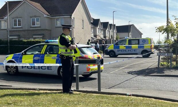 Police at Ericht Drive, Dunfermline