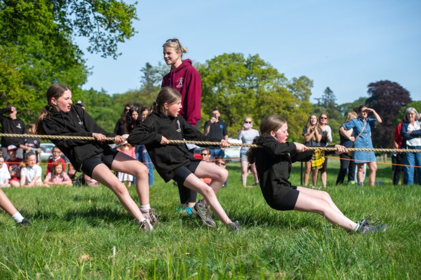 Angus schools tug o' war at Glamis Castle.