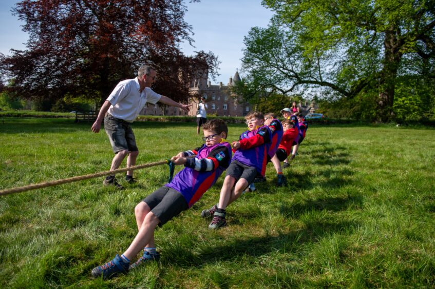 Angus schools tug o' war at Glamis Castle.