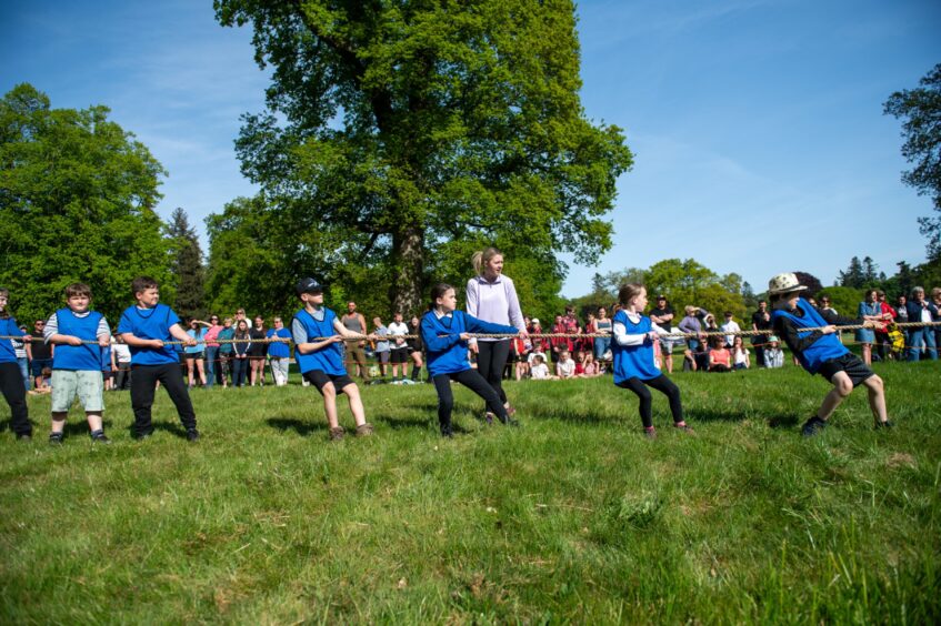 Angus schools tug o' war at Glamis Castle.