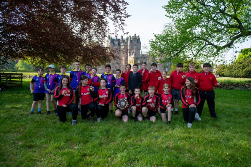 Angus schools tug o' war at Glamis Castle.