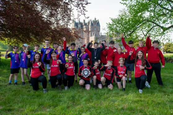 The victorious Glamis Primary School team with medallists Newtyle and Isla. Image: Kim Cessford/DC Thomson