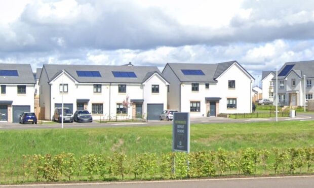 Retail units will be built at the Kingslaw development in Kirkcaldy