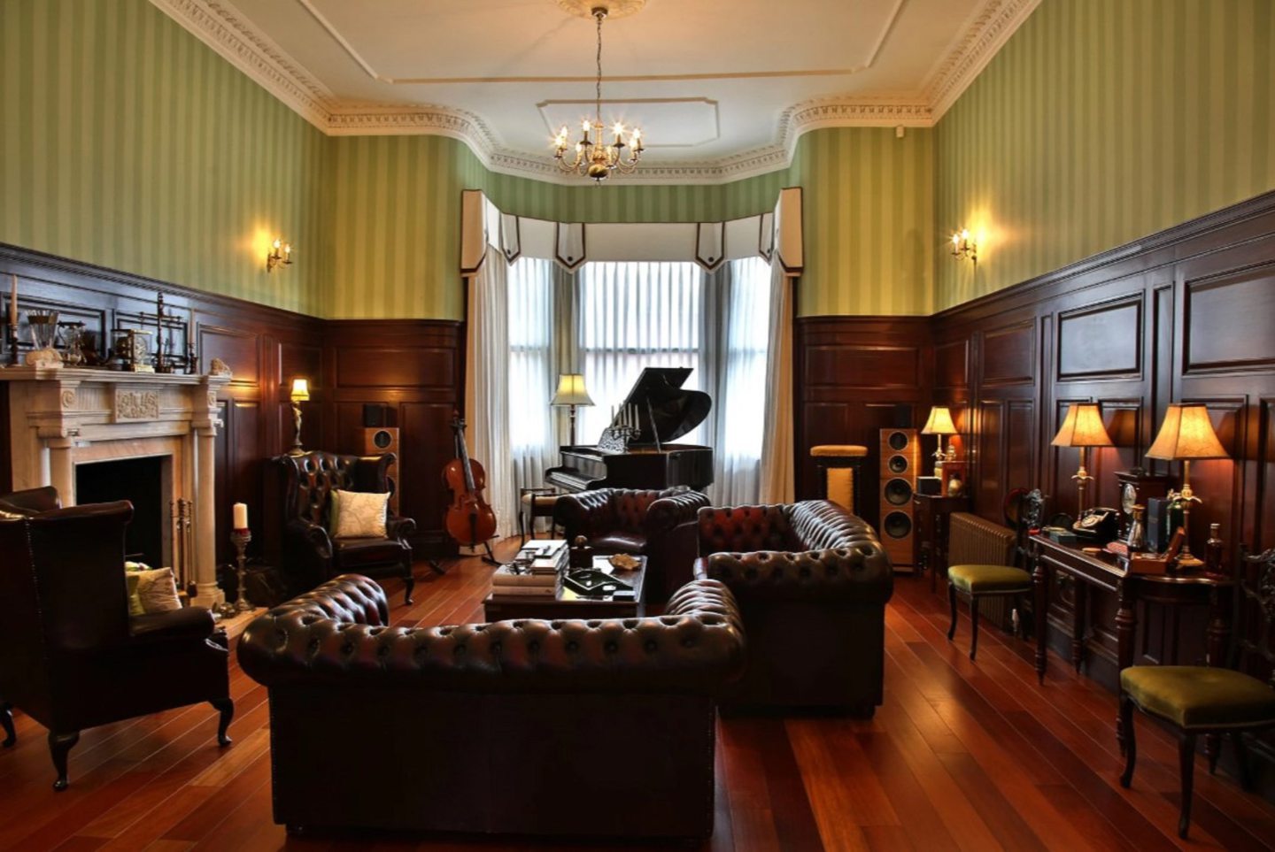 Large lounge with many period features.