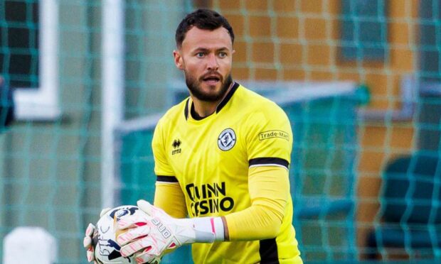 Dave Richards has his sights set on being Dundee United's first choice goalkeeper. Image: Mark Scates/SNS