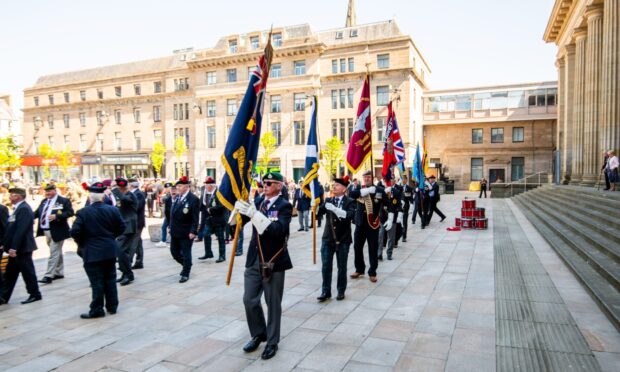 Pic Alan Richardson, Dundee www.pix-ar.co.uk
CR0053193
The Standard bears march off.
Dundee held a service of commemoration for VE Day on Saturday in City Square. Veterans and Cadet Forces paraded along with the ex-services Standards in front of the Lord Provost, MP's, MSP's, local clergy and church leaders, councillors and officers of Dundee City Council.