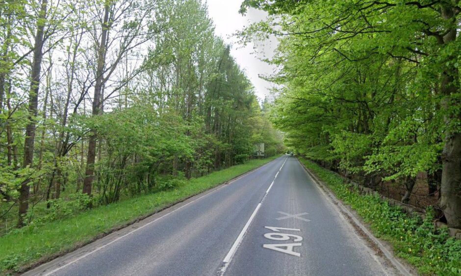 A91 road near Cupar in Fife closed after two-car crash