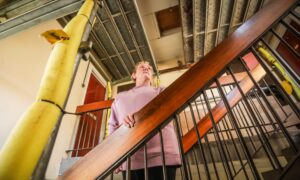 Arlene Jeffrey inherited her mum's flat after her death last year but has since found it has Raac. Image: Mhairi Edwards/DC Thomson.