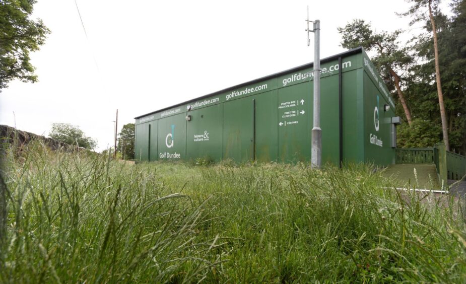 The former Caird Park golf courses in Dundee could be set for new life after the land was placed "under offer".  