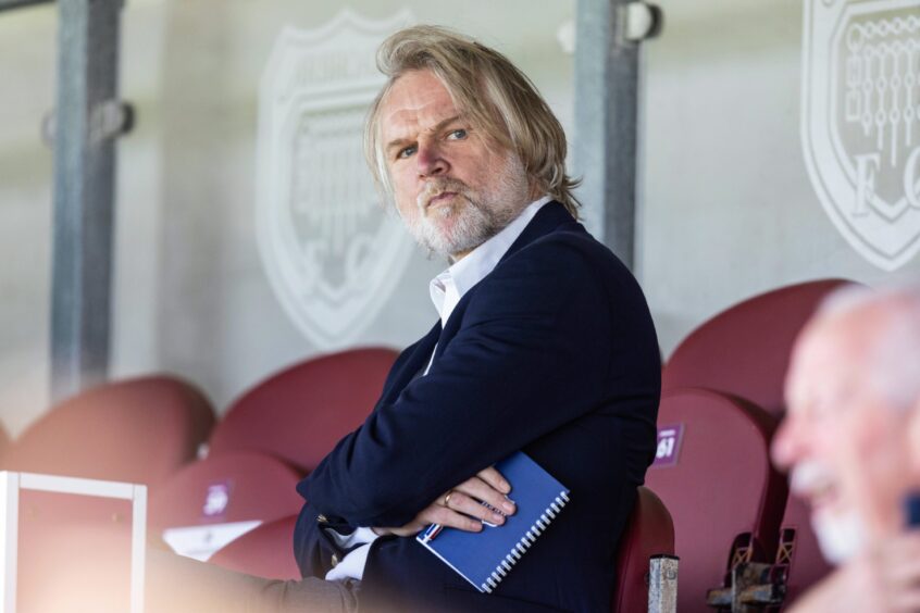 Steven Pressley watches on as Dundee face Arbroath. Image: Ross Parker/SNS