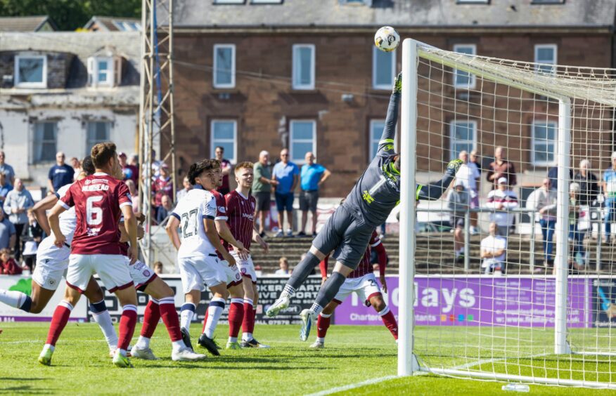 Drey Wright opened the scoring as his corner flew straight in. Image: Ross Parker/SNS