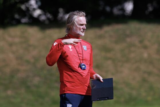 Steven Pressley takes Dundee training on Monday. Image: David Young