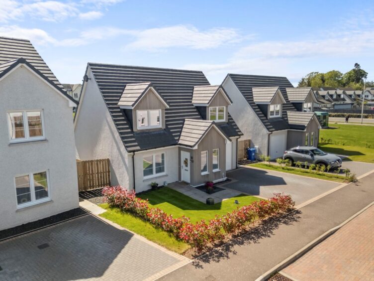 43 Ben Attow Terrace