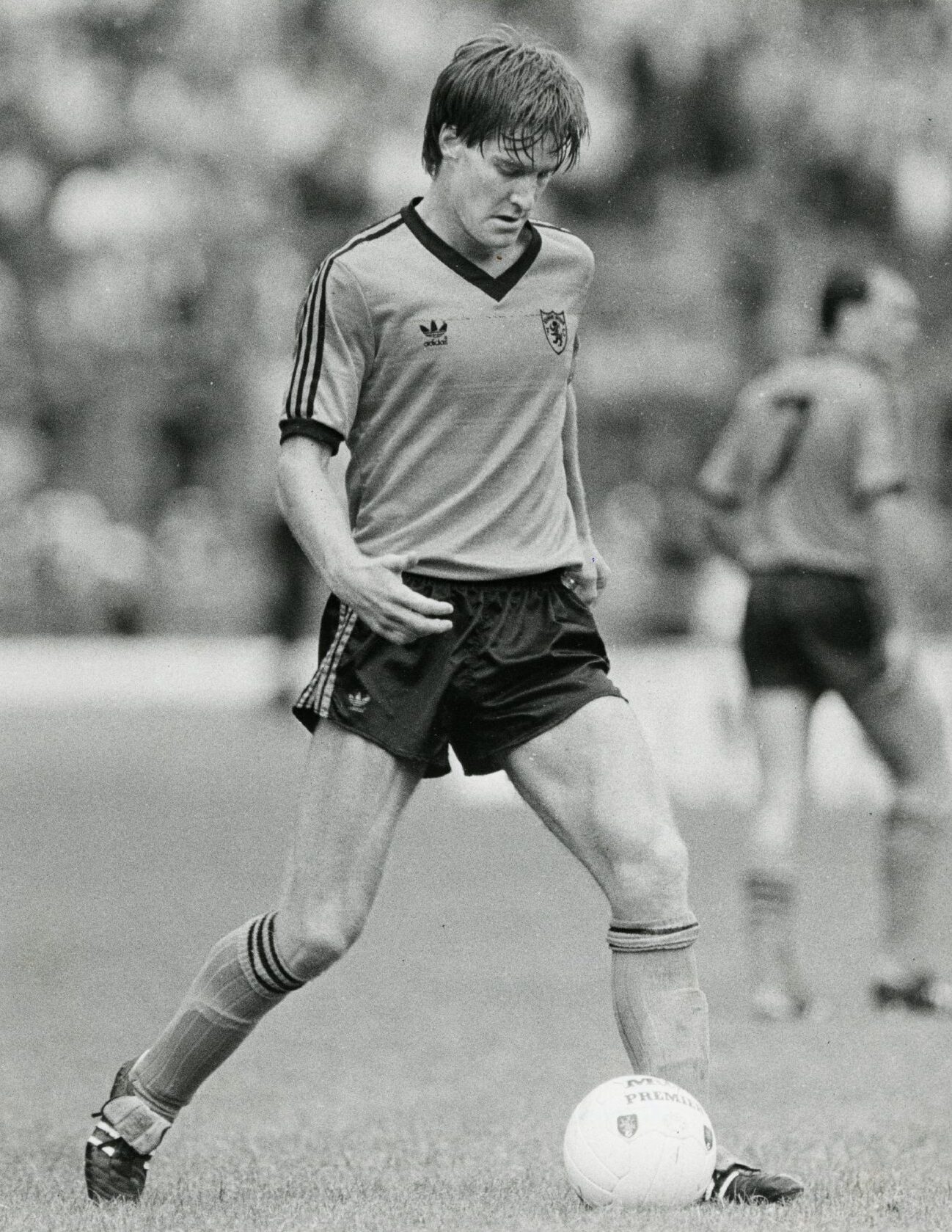Richard Gough kicks the ball during the warm-up