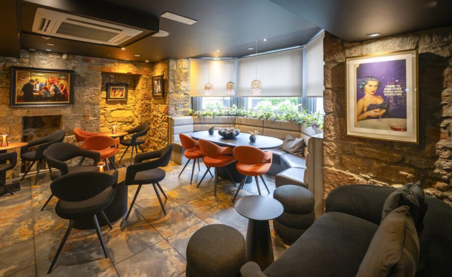 Amuse interior