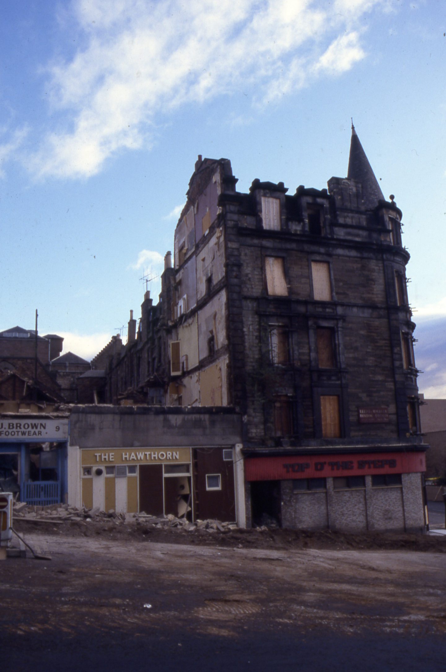 The crumbling remains of the Hawthorn and Top O' The Steps public houses in Dundee
