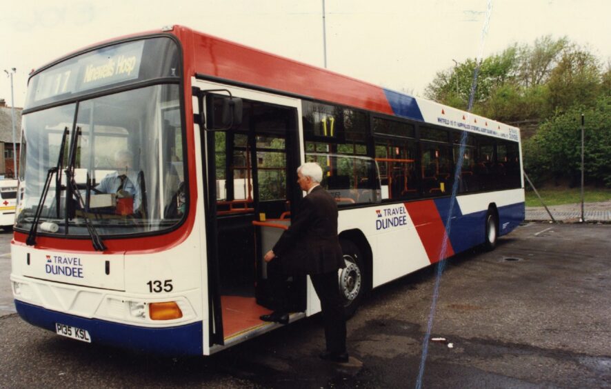 Service 17 to Ninewells in April 1997.