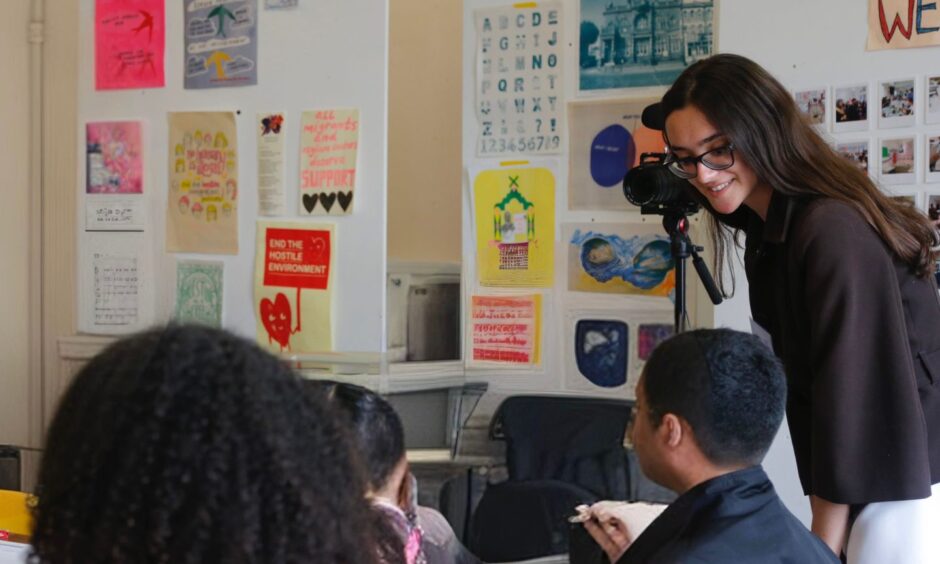 Ideja Bajra teaching school children about AI. Image: Ideja Bajra 