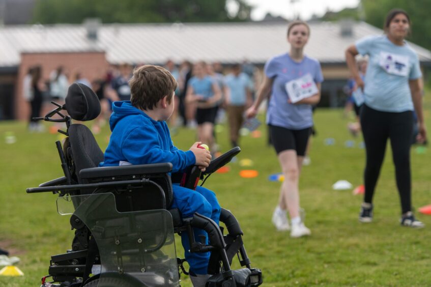 Langlands Primary School Race for Charlie in memory of 11-year-old former pupil.