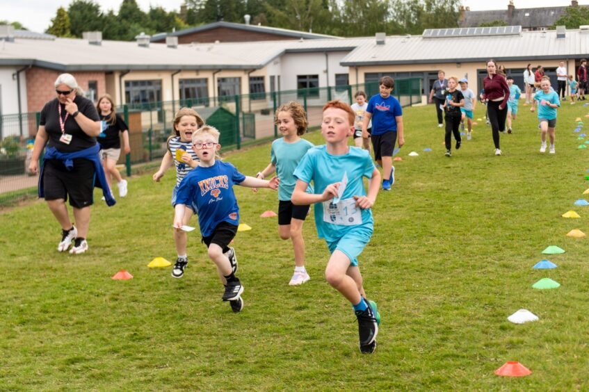 Langlands Primary School Race for Charlie in memory of 11-year-old former pupil.