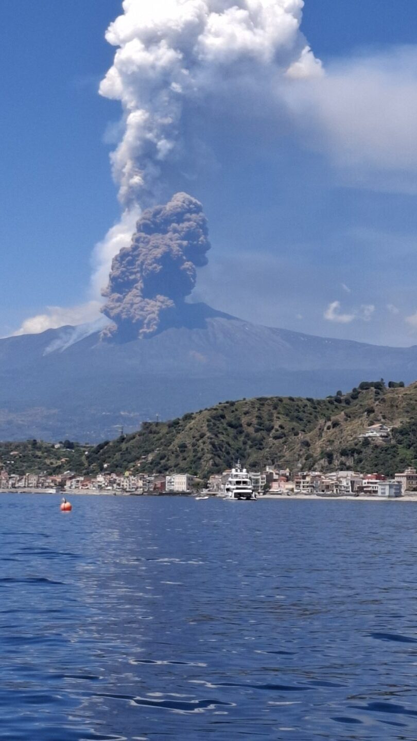 Images of Mount Etna's eruption captured by a Dundee holidaymaker.