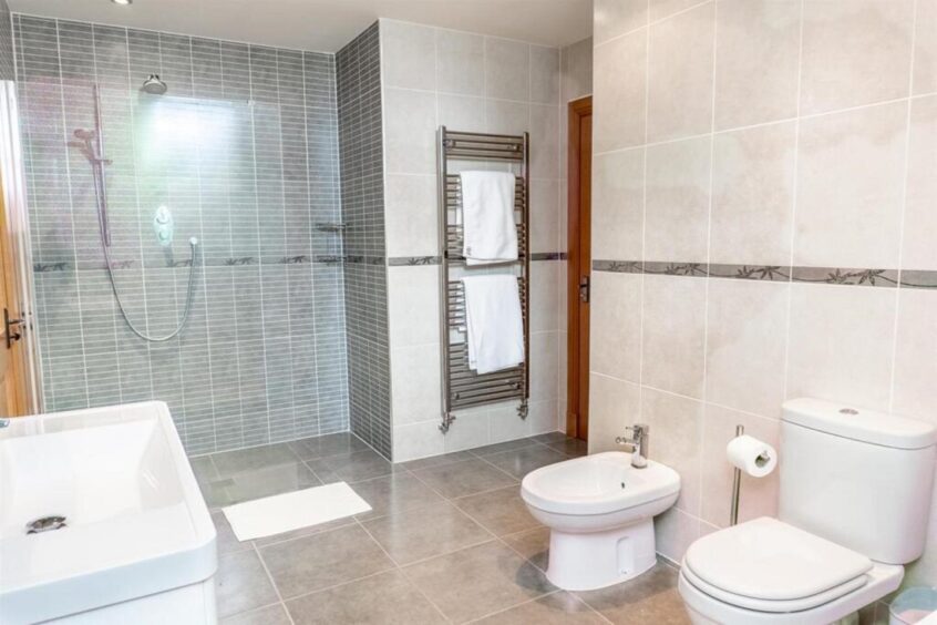 Family bathroom.