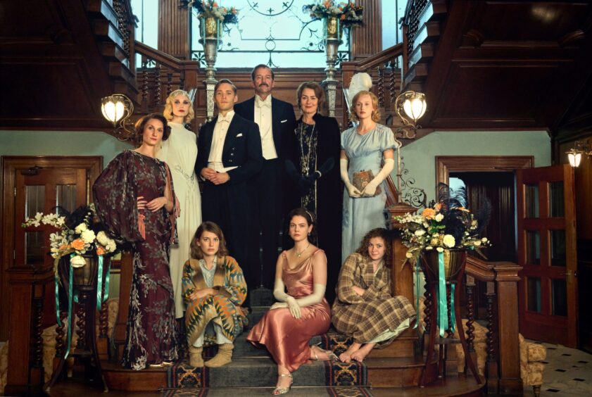The cast of Outrageous. 