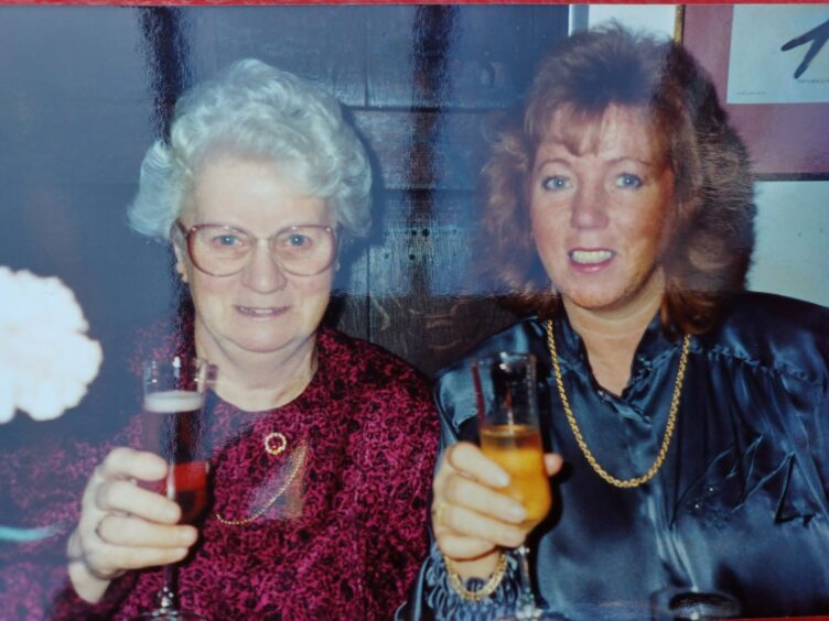 Roz pictured with her mum who must have carried the mutated gene for the 'Celtic Curse'