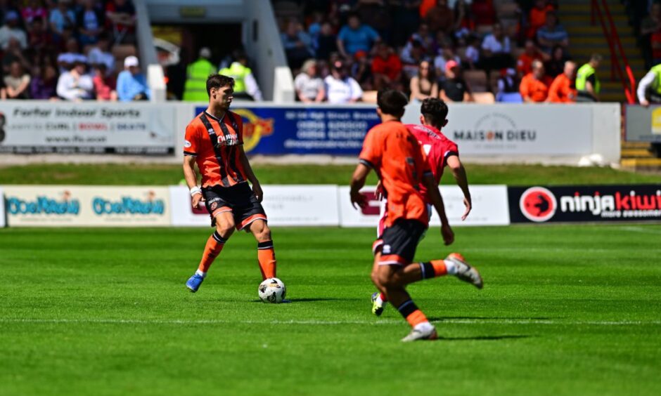 New signing Iuvo plays out from the back