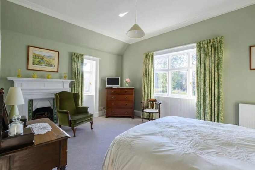 Another bedroom