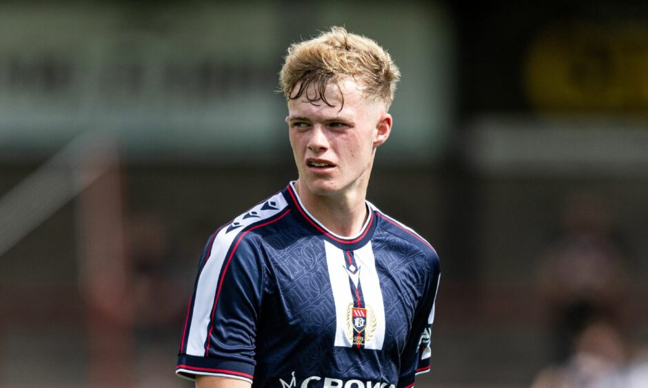 Ethan Crombie started in central midfield for Dundee. Image: Ross Parker/SNS