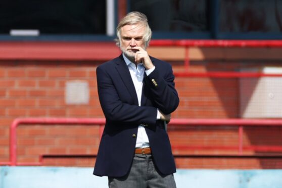 Dundee boss Steven Pressley watches on as his team lose to Airdrie. Image: Roddy Scott/SNS