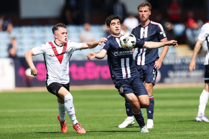 Cesar Garza started the match in central midfield. Image: Roddy Scott/SNS