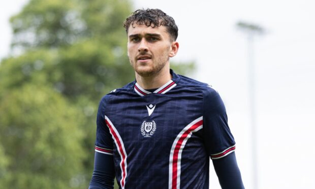 Callum Jones made his Dundee debut. Image: Ross Parker/SNS