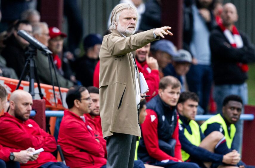 Dundee head coach Steven Pressley. Image: Ross Parker/SNS