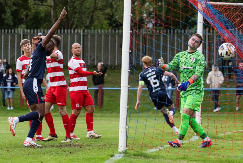 Emile Acquah notched his first Dundee goal. Image: Ross Parker/SNS