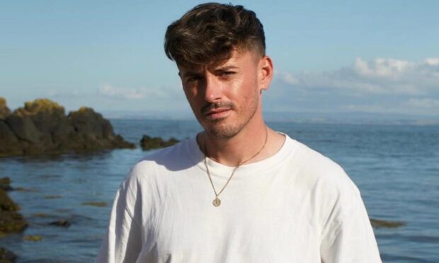 Kirkcaldy singer Billy Reekie as his song tops the iTunes singles chart.
