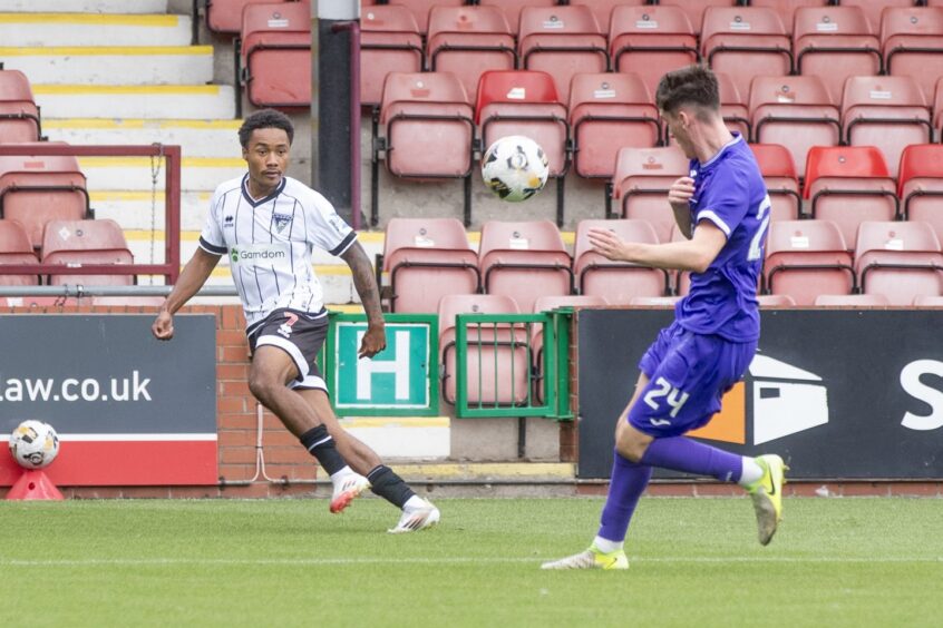 Kane Ritchie-Hosler sends in a cross for Dunfermline against Stirling Albion.
