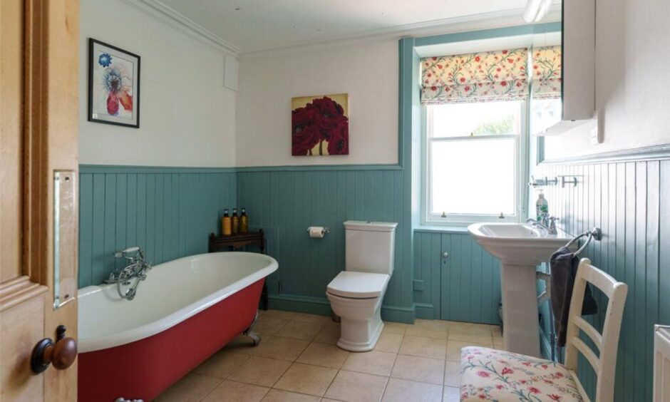 Another view of a bathroom.