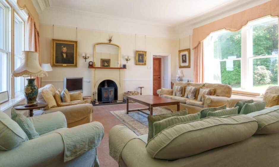 The drawing room.