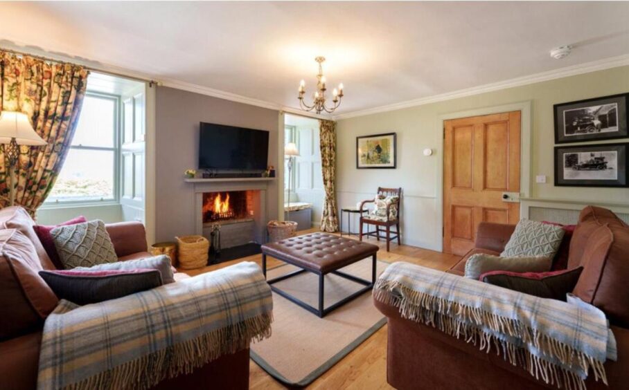 The sitting room.