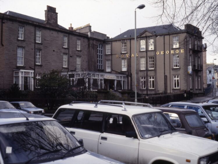 Perth Royal George Hotel in February 1990.