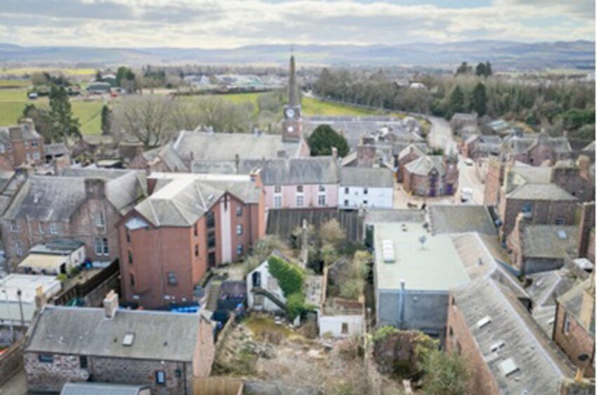 Planning permission was previously granted for development to the rear of the former Hooks Hotel.