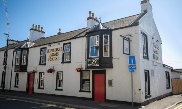 The Kinloch Arms is set to be taken over by Dundee bar manager Stephen Tosh