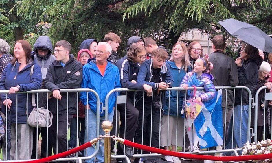Crowds waiting to greet the King and Queen in Kirkcaldy