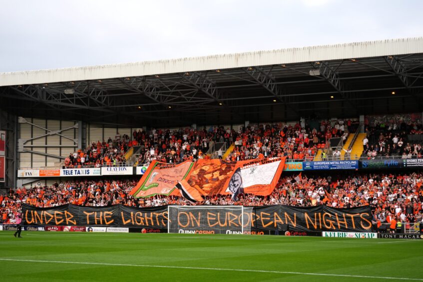 A packed Tannadice welcomes the sides. 