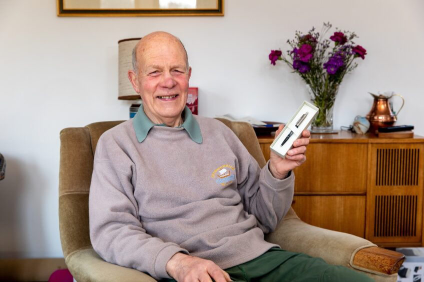 Brian received a beautiful Parker engraved pen for his 150th donation achievement